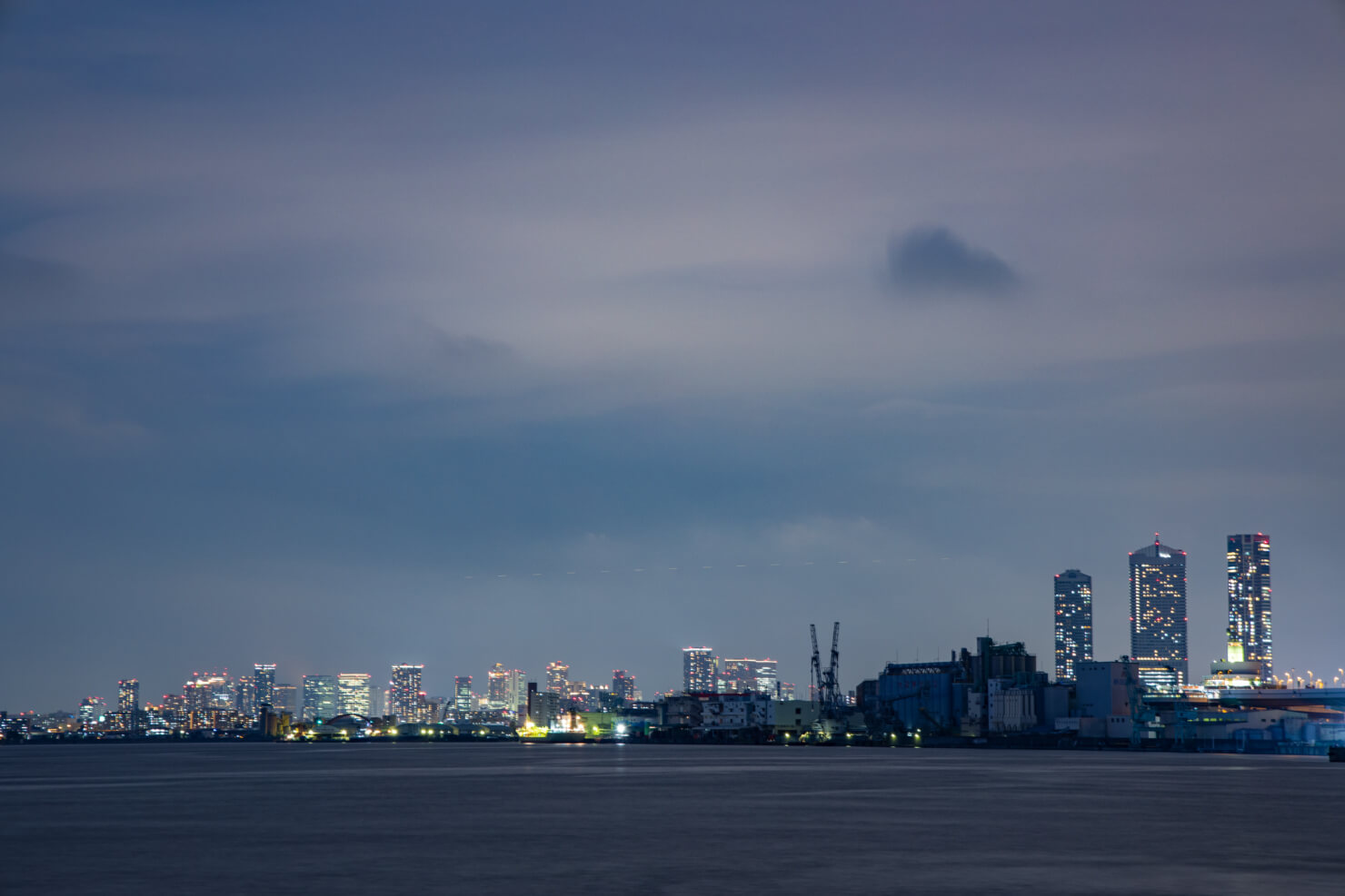 夜景撮影記 天保山公園から見た大阪の高層ビル群 都市と夜景