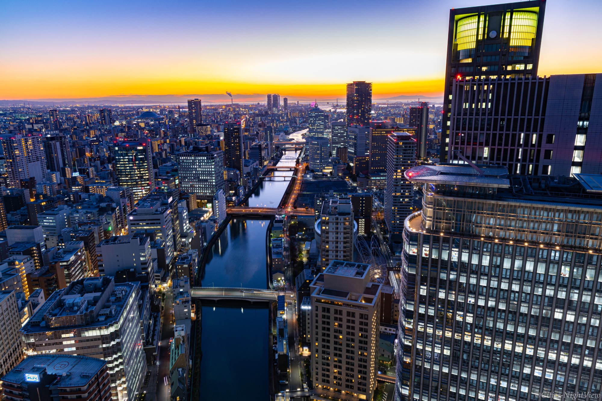 ホテル撮影記 －コンラッド大阪 コーナールームからの眺め 夜景編